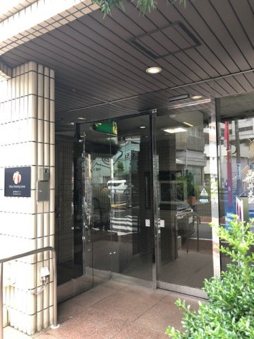 中田ビルのエントランス