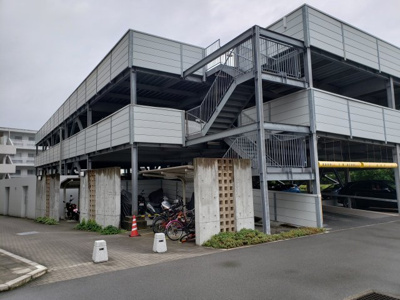 【駐車場】 | アーバンビュー渚ガーデン・タワーヴィレッジ7番館 | 自走式駐車場
機械式ではなく自走式なので車の出し入れの手間がありません