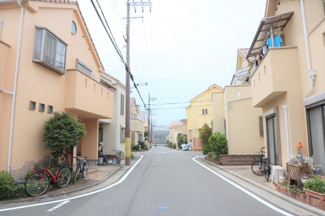 【前面道路含む現地写真】