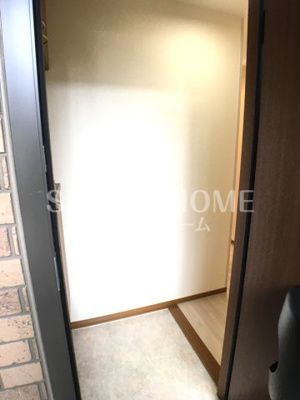 【玄関】 | ラコンテ東通 | 収納もある玄関です同型タイプ