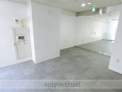 【エントランス】 | グラビスコート白島