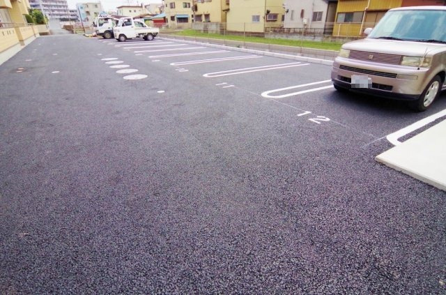 ブライトンピアの駐車場