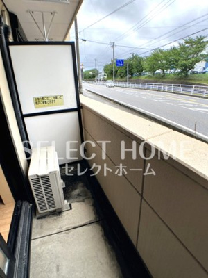 【バルコニー】 | エルアール豊坂 | 外からの目が気にならないバルコニーで洗濯物が干せます
同型タイプ