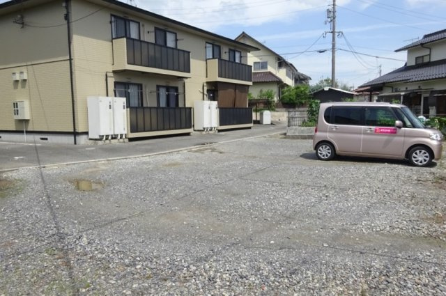 フォーティニアひらいわ　Ｄの駐車場