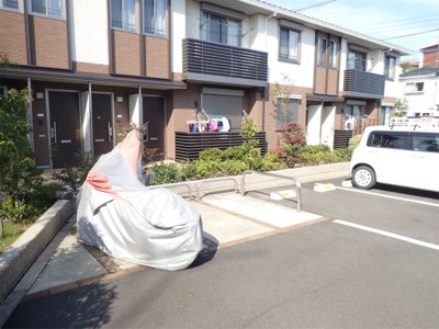 【その他共用部分】 | プライムレジデンス新百合A【SHM】 | 敷地内にバイク置き場を完備しています！バイクがあれば通勤・通学、お買い物にも便利です☆