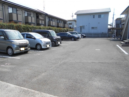 セジュールたかなわⅡの駐車場