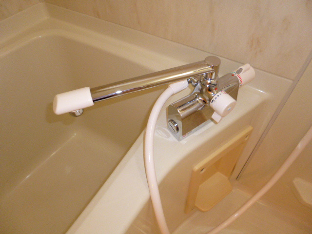プレジール清音Ａの浴室|サーモスタッド付カラン