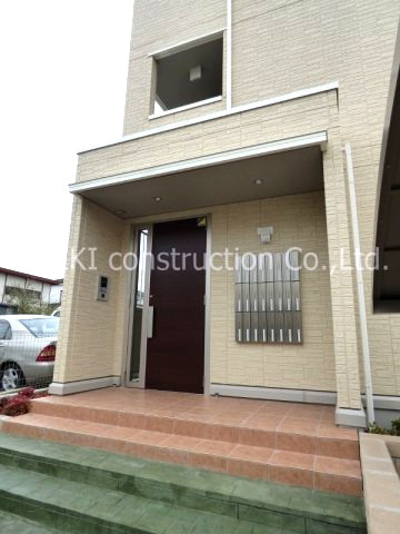 アルバ・グラート Bのエントランス