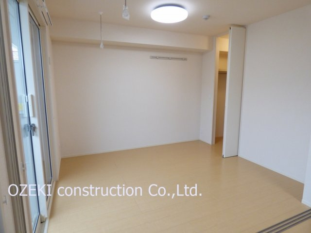 アルバ・グラート Bの洋室