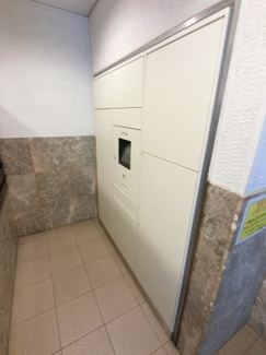 【その他共用部分】 | 不在時にもお荷物が受け取れる宅配ボックスです。