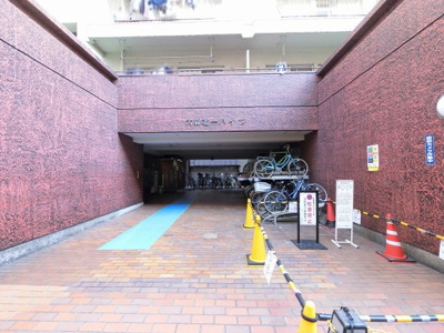 【エントランス】 | 大森北一ハイツ | JR京浜東北線「大森」駅徒歩2分と好立地。
忙しい朝が助かる立地、暮らしにゆとりが生まれます。