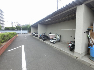 【その他共用部分】 | 鶴見スカイハイツ | バイク置場
