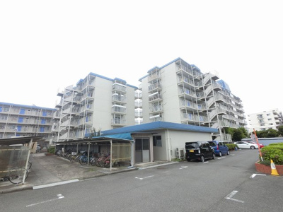 【外観】 | 鶴見スカイハイツ | 京急本線「鶴見市場」駅徒歩9分と好立地。
通勤時間の短縮でご家族と過ごす時間を増やす事が出来ます。