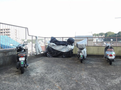【その他共用部分】 | 松見台ハイツ | バイク置場