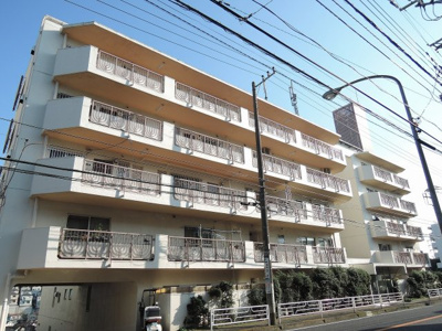 【外観】 | 松見台ハイツ | 東急東横線「妙蓮寺」駅徒歩10分と好立地。
忙しい朝が助かる立地、暮らしにゆとりが生まれます。