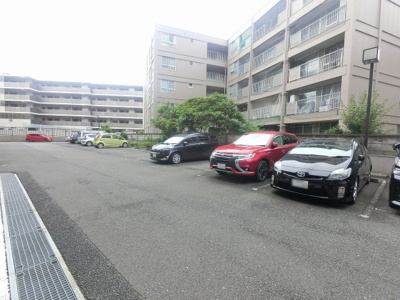 【駐車場】 | 豊栄綱島マンションB棟 | 平置き駐車場