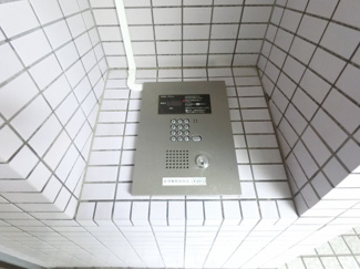 【その他共用部分】 | オートロック付きのマンションです。
防犯面も安心です。