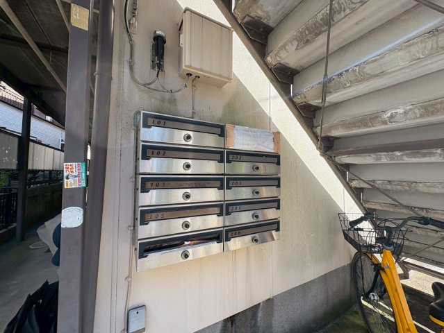 コーポジュネスの玄関