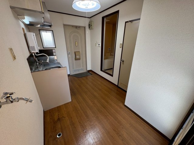 コーポジュネスの洋室