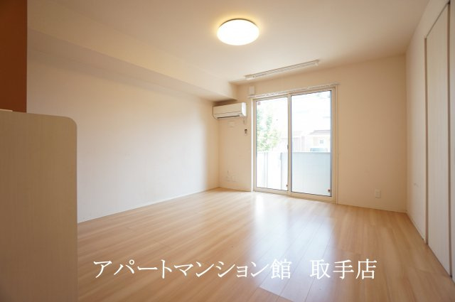 ル・ジャルダンＢの居間・リビング