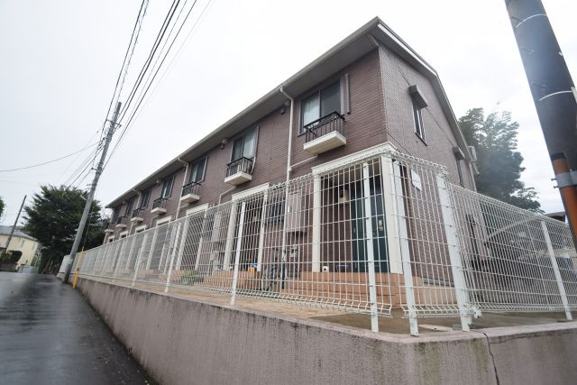 アルカディアの外観|静かな住宅街です！アルカディア