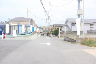 【前面道路含む現地写真】