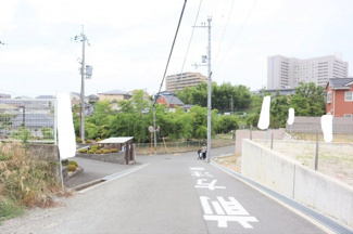 【前面道路含む現地写真】