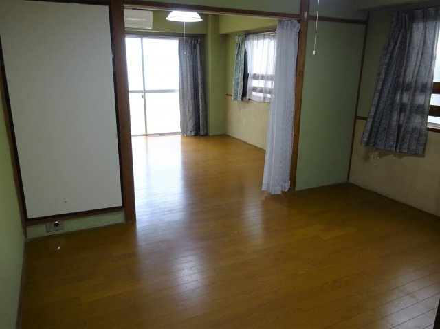 杉浦マンションの洋室