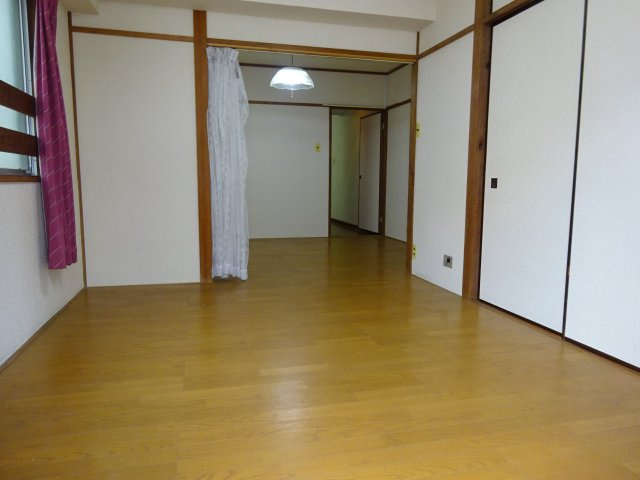 杉浦マンションの洋室