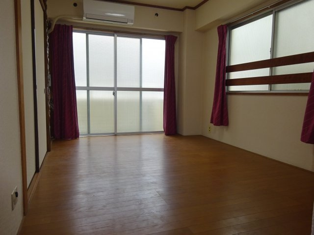 杉浦マンションの洋室