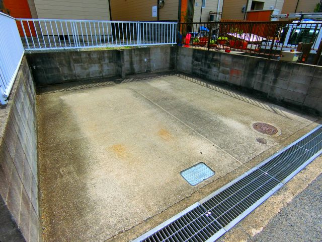 山田戸建住宅の駐車場
