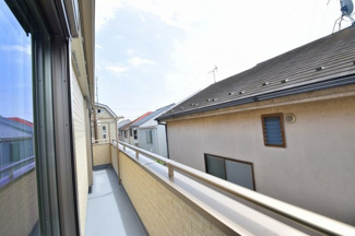 【展望】 | バルコニーからは開放的な景色が眺められます。