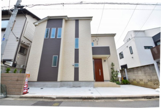 【外観】 | 5.4ｍ幅員の道路に面す整形地。車通りも少なく静かです。