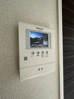 【セキュリティ】 | さくらガーデン【SHM】 | 防犯対策に有効なカメラ付きインターホン！事前に来訪者の確認が出来るので慌てませんね♪一人のお留守番でも安心☆