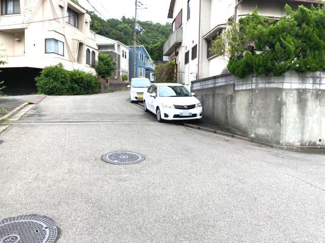 和歌山市中・中古戸建・54224の前面道路含む現地写真