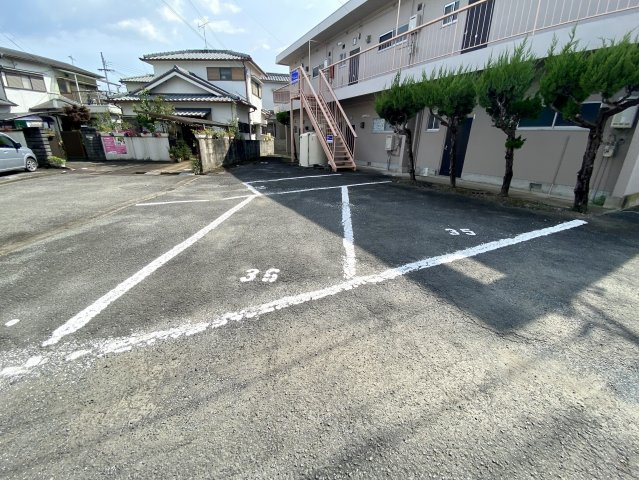 第二南方マンションの駐車場