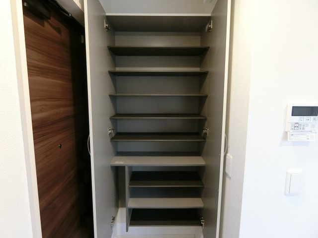 ヴィラボヌールの玄関