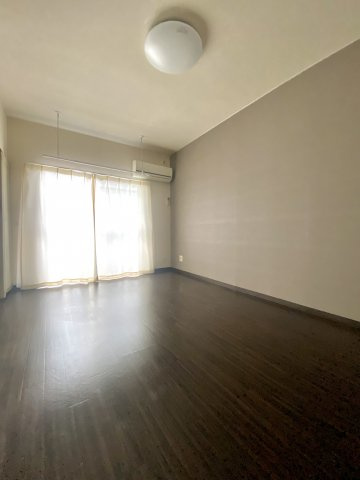 【洋室】 | ロイヤルコーポ北中島