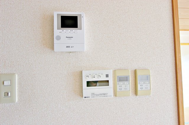 コンフォール赤坂のセキュリティ|インターホンとお風呂の室内リモコン