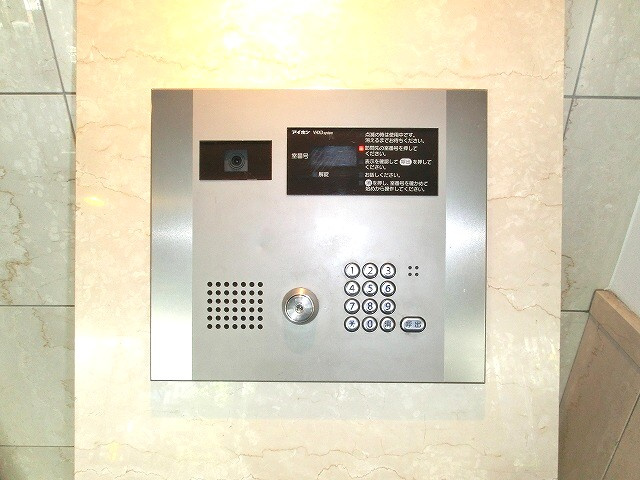 ParkCube浅草田原町のエントランス|モニター付オートロックセキュリティです