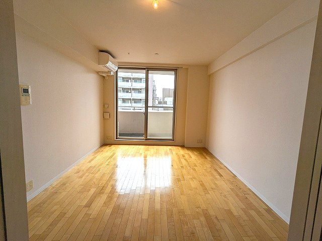 ParkCube浅草田原町の居間・リビング