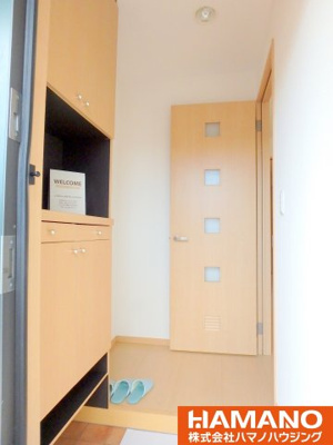 【玄関】 | ロイヤルコート | 毎日通る玄関はこちらです