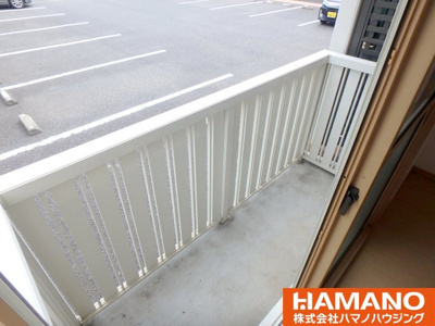 【バルコニー】 | ロイヤルコート | 開放的で明るい空間を演出してくれるバルコニーです