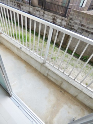 【バルコニー】 | ＹＫビル | バルコニーは１階でも地面より少し高くなっているので安心です♪