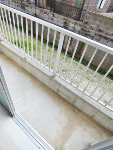 【バルコニー】 | ＹＫビル | バルコニーは１階でも地面より少し高くなっているので安心です♪
