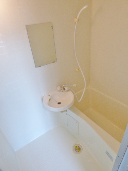【浴室】 | ＹＫ第２ビル | 浴室には鏡もついています！