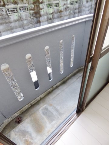 【バルコニー】 | ＹＫ第２ビル | お隣さんと離れている独立タイプのバルコニー！