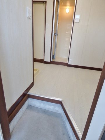 【玄関】 | ＹＫ第２ビル | 玄関から居室が見えずプライベート空間を見られたくない方OK！