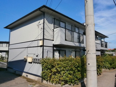 【外観】 | サンガーデンＫＯＢＡＹＡＳＨＩ　Ａ棟 | 全戸角部屋の中階段タイプの物件です。