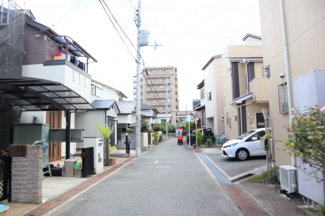 【前面道路含む現地写真】